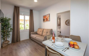 Stunning apartment in Lloret de Mar with WiFi and 2 Bedrooms